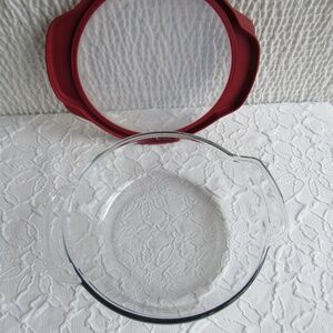 Anchor Hocking Casserole Cookware and Storage lid Clear Red 2qt 9 inch Made USA